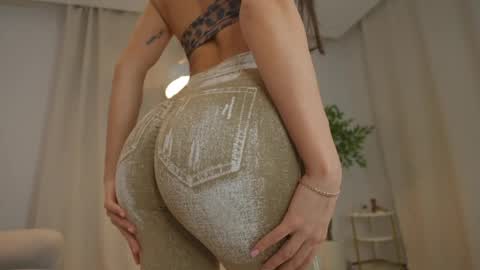 Amy online show from April 21, 4:14 pm