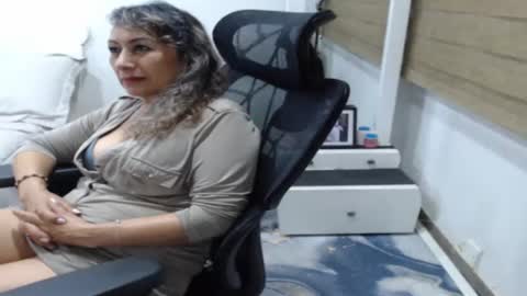 jessy online show from June 7, 3:11 am
