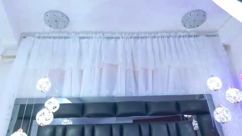 Yesy online show from September 24, 7:42 pm