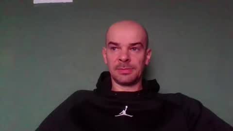 yewloo online show from November 16, 7:10 am