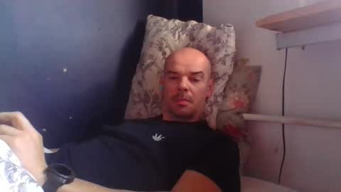 yewloo online show from October 25, 6:02 am