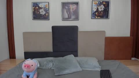 YEYE online show from January 11, 2:39 am