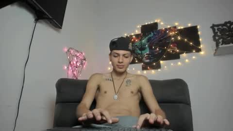 yherferson_45 online show from April 23, 10:33 pm