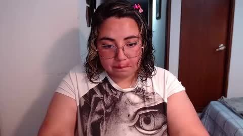 hii i am yini online show from February 20, 4:45 am