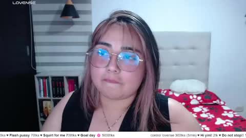 hii i am yini online show from April 11, 11:31 pm