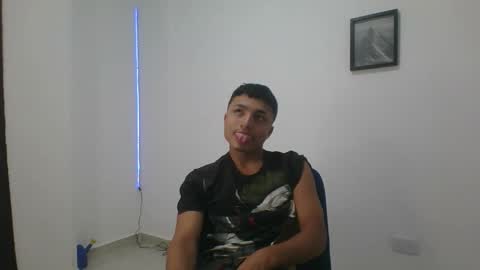 yissus_20 online show from April 21, 2:13 pm