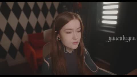 ynnenbrynn online show from November 24, 7:29 am