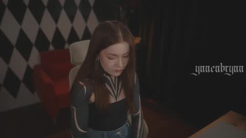 ynnenbrynn online show from December 15, 7:26 am