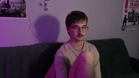 Max online show from June 26, 10:26 pm