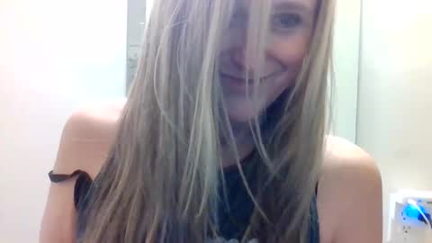 yogabuttttttt online show from March 26, 3:12 am