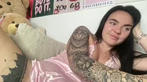 Yorkshire Girly online show from June 5, 7:36 am