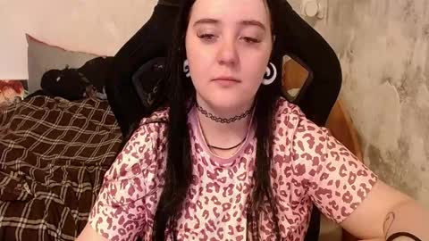 your_8a8y online show from June 1, 4:08 pm