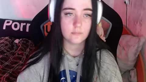 your_8a8y online show from November 19, 9:30 am