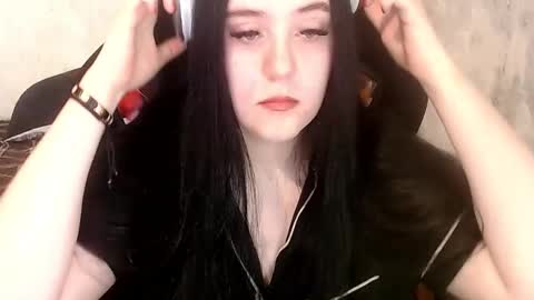 your_8a8y online show from February 26, 9:56 am