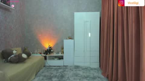 Gigi online show from April 29, 5:30 pm