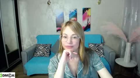 your_crush_12 online show from November 14, 8:27 am