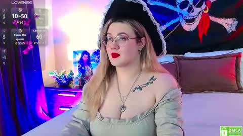 Nancy online show from October 31, 1:22 pm