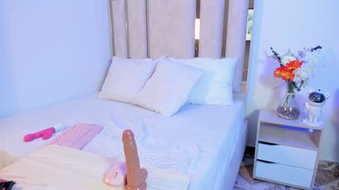 Isa online show from October 6, 10:49 pm