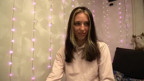 Meri  online show from April 7, 8:11 pm