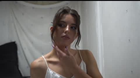 Snapshot of your_little_flexible_girl chatting on October 19, 8:13 pm Meri online show from October 19, 8:13 pm