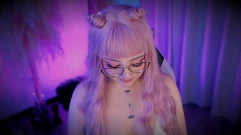 Cami independent model online show from April 14, 7:00 am