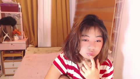 your_lovely_athena online show from August 7, 5:33 pm