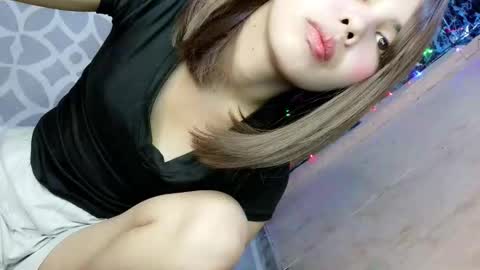 your_petite_miah07 online show from March 4, 8:11 am