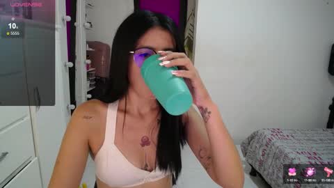 Snapshot of your_slutty_doll_ chatting on February 7, 4:27 am Danna  online show from February 7, 4:27 am