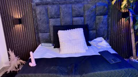 your_submissive_ online show from September 9, 7:58 pm