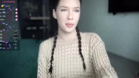 Snapshot of your_sweet_angel_ chatting on February 11, 10:47 am Mia  online show from February 11, 10:47 am