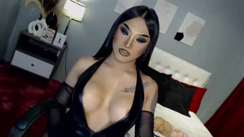 Snapshot of your_truly_goddess143 chatting on October 2, 8:46 am TRICXIEBELLE online show from October 2, 8:46 am