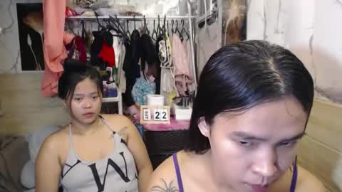 your_twinkletoes18 online show from April 22, 11:39 am