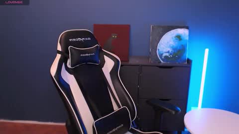 Billy online show from February 7, 2:03 am