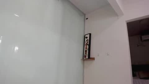 insta  yourboniee online show from October 31, 4:40 pm