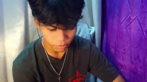 rainy online show from August 3, 11:44 pm