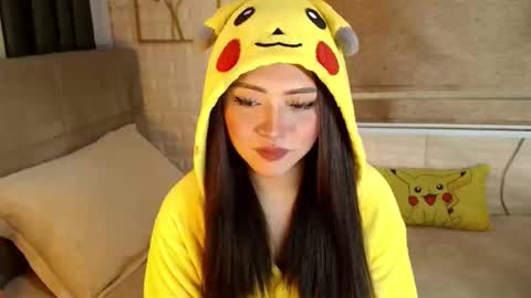 JEN  online show from January 15, 11:41 am