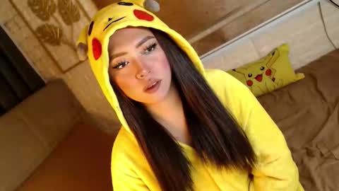 JEN  online show from February 20, 10:39 am