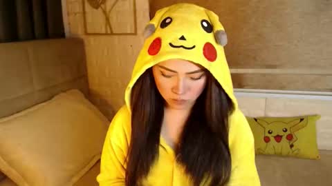 JEN  online show from February 1, 11:29 am