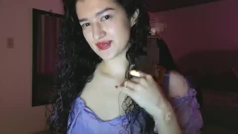 yourdreamgirl2025 online show from April 3, 12:06 am