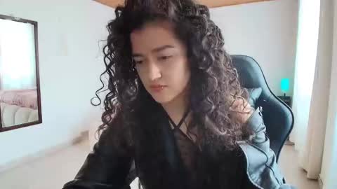 yourdreamgirl2025 online show from November 6, 3:15 pm