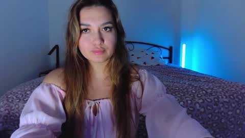 Snapshot of youremily_xx chatting on October 12, 10:00 pm Emily  online show from October 12, 10:00 pm