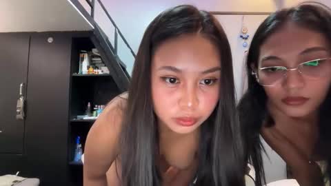 yourfantasyyy_ online show from April 20, 8:34 pm