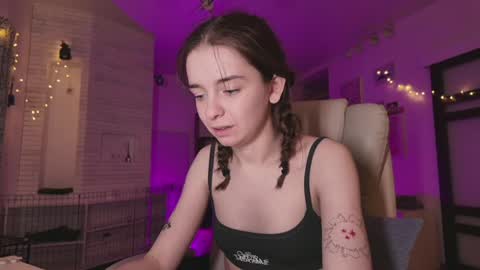 yourfavoritebaby222 online show from December 10, 9:11 pm