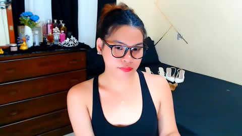 yourgoddesscruella online show from March 14, 6:39 am