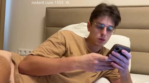 Chris online show from March 3, 8:10 am