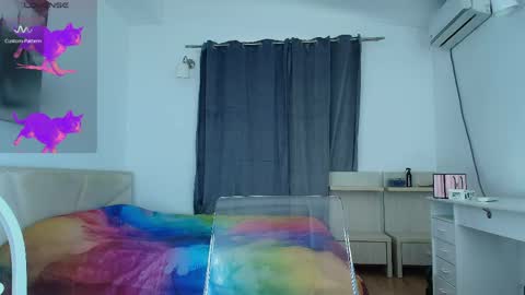 Kat online show from April 23, 8:44 am