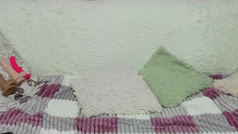 yourkriss_new1 online show from September 14, 9:05 pm