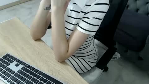 yourlilsin online show from March 18, 6:58 pm