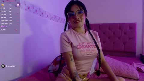 yourlittlefantasyy online show from March 28, 1:45 pm