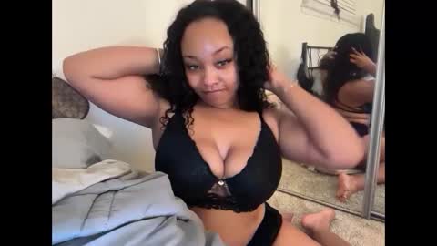 YOURMOMMY online show from March 12, 5:00 am